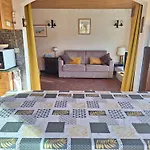 T2 Agreable Avec Cheminee, Balcon Et Parking Aux Gets - Fr-1-573-145